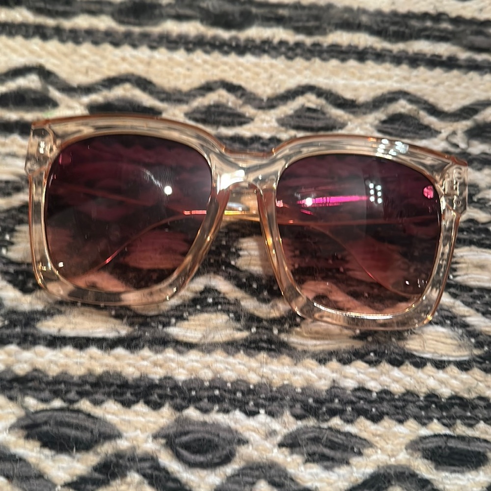 Women’s large frame sunglasses